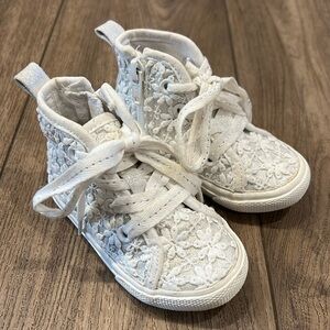 Cat & Jack Toddler High Top Sneakers - Size 5